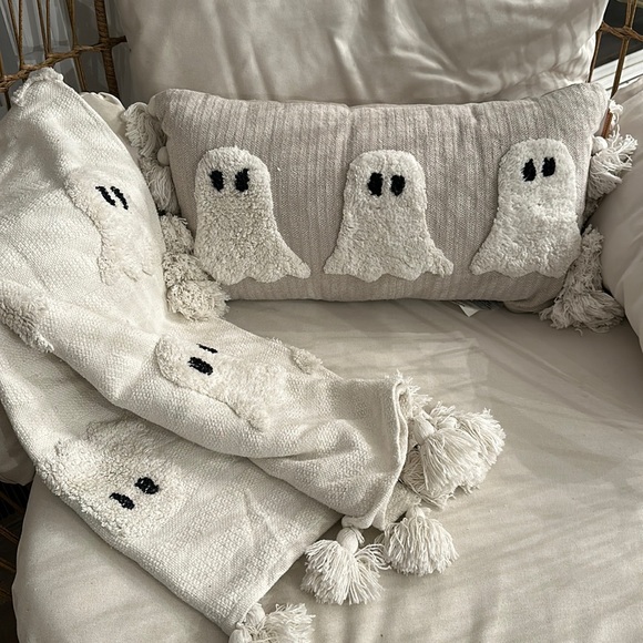 Rachel Zoe Holiday Neutral Beige Ghost Pillow And Rachel Zoe Ghost